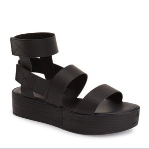 COCONUTS By MATISSE FRESHMAN PLATFORM SANDAL